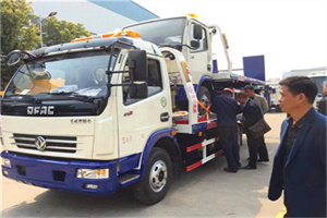 伊宁汽车道路救援拖车价格